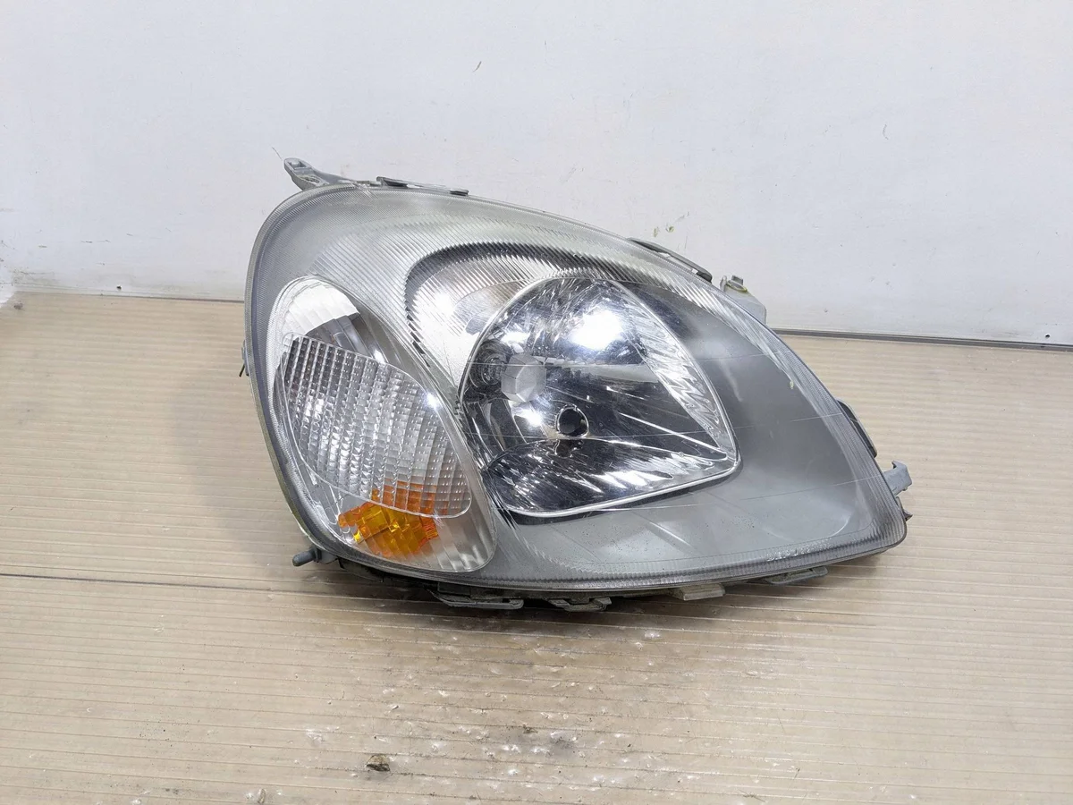 Phare Toyota Yaris 1400cm3 0821211F7R
