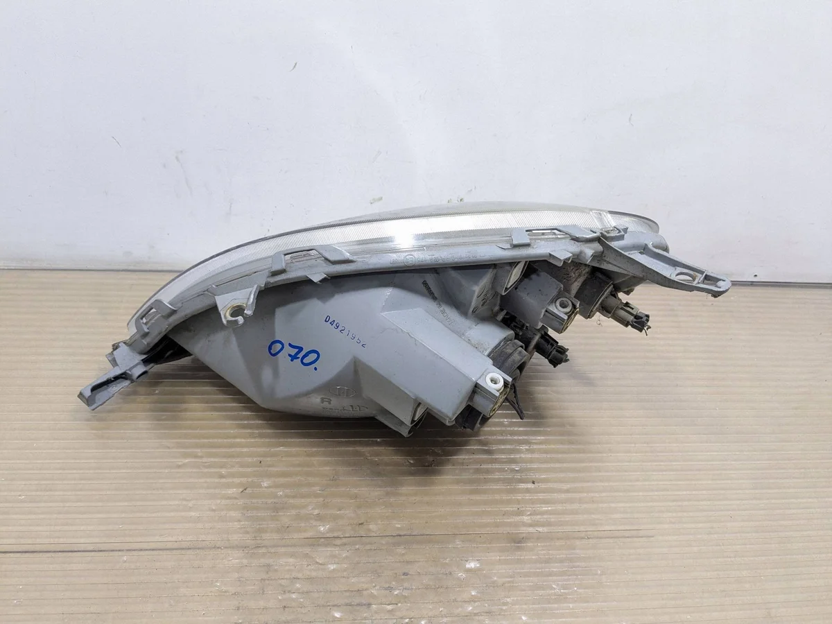 Toyota Yaris Strålkastare Höger 0821211F7R