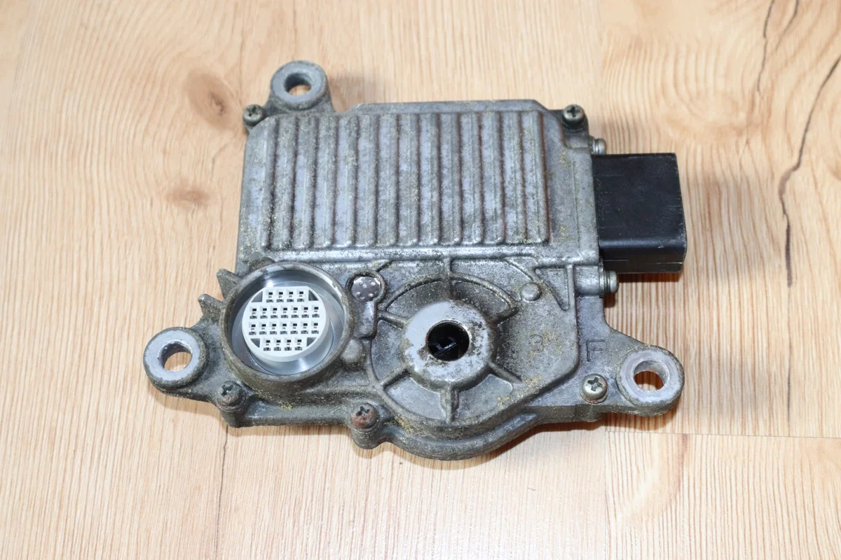 Volvo XC90 Styrenhet Växellåda 3073559744V832B6324S