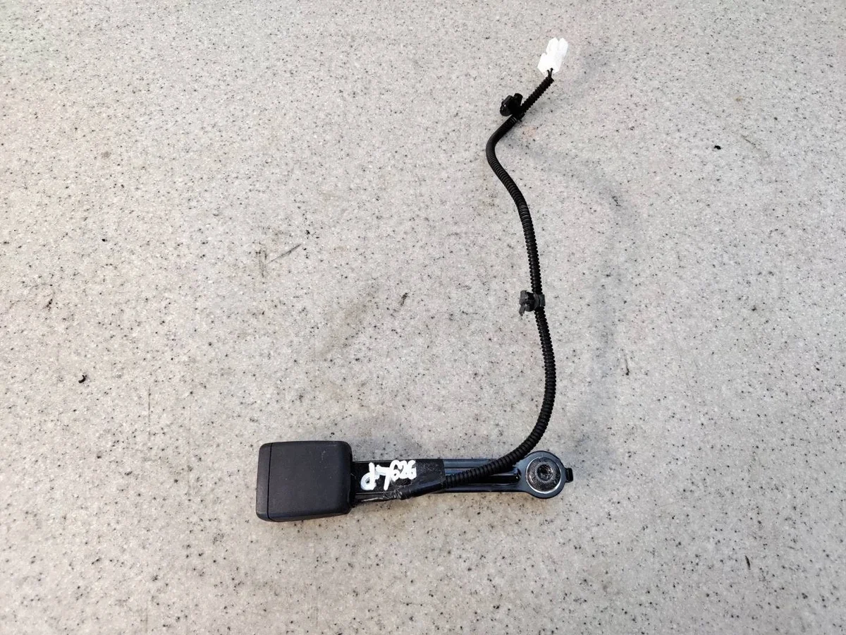 Hyundai Bayon Gurtschloss vorne links 88830Q0000