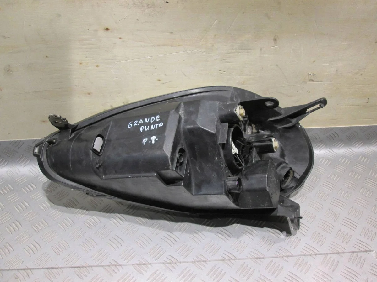 Fiat Grande Punto Scheinwerfer rechts ENP3930 image 4