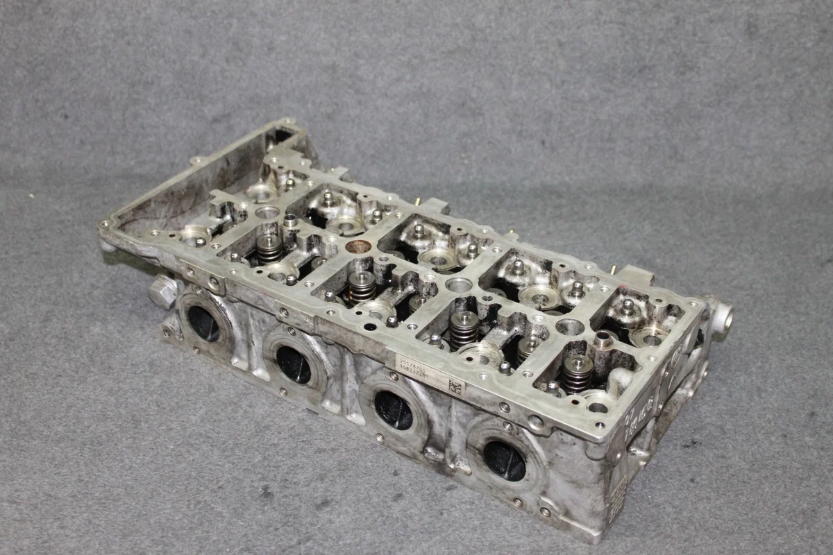 BMW Cilinderkop 11127810463 thumbnail 4
