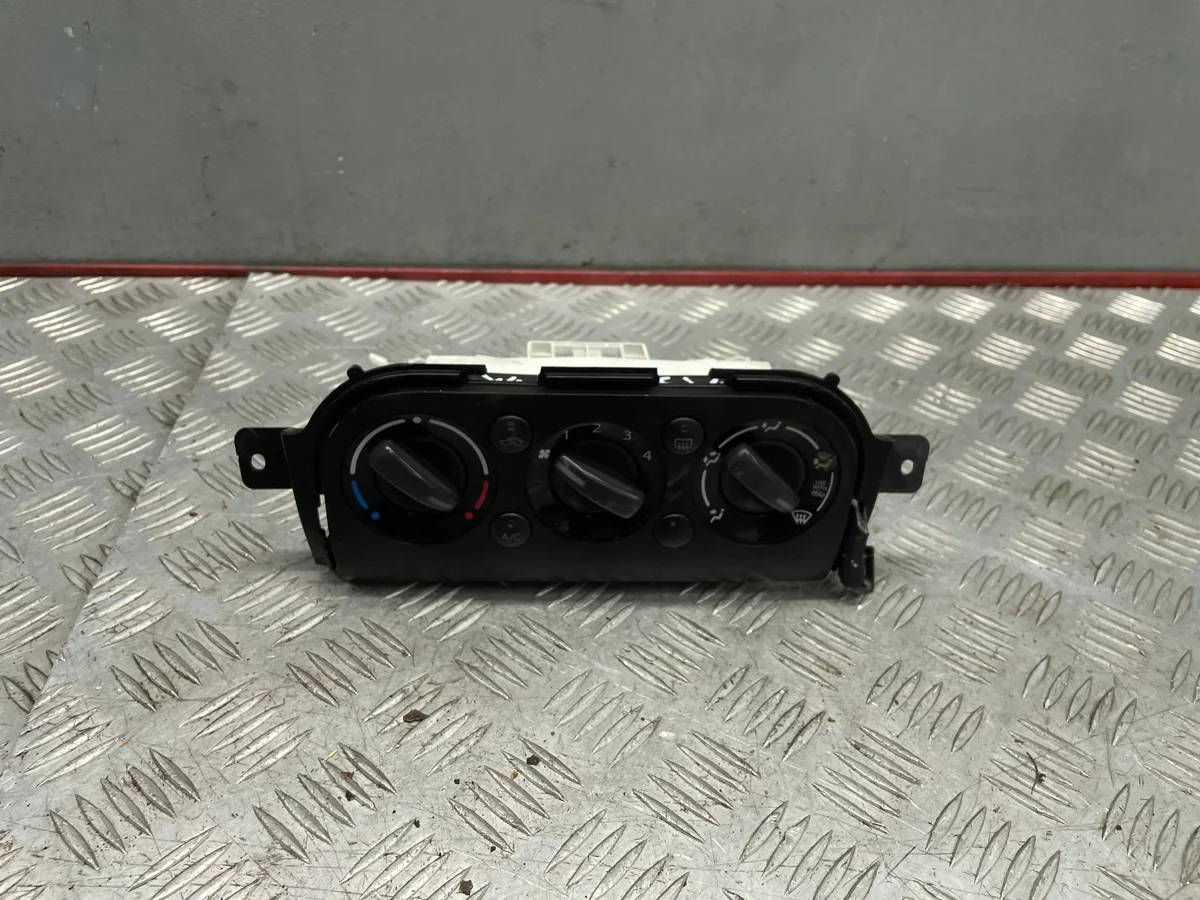 Painel de AC Suzuki SX4 5767457567564