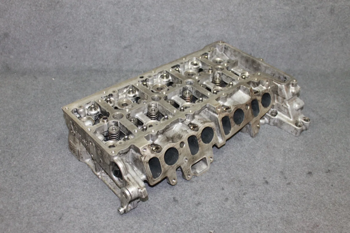Sylinterikansi BMW F20 F30 1.8D 2.0D N47D20C 11127810463