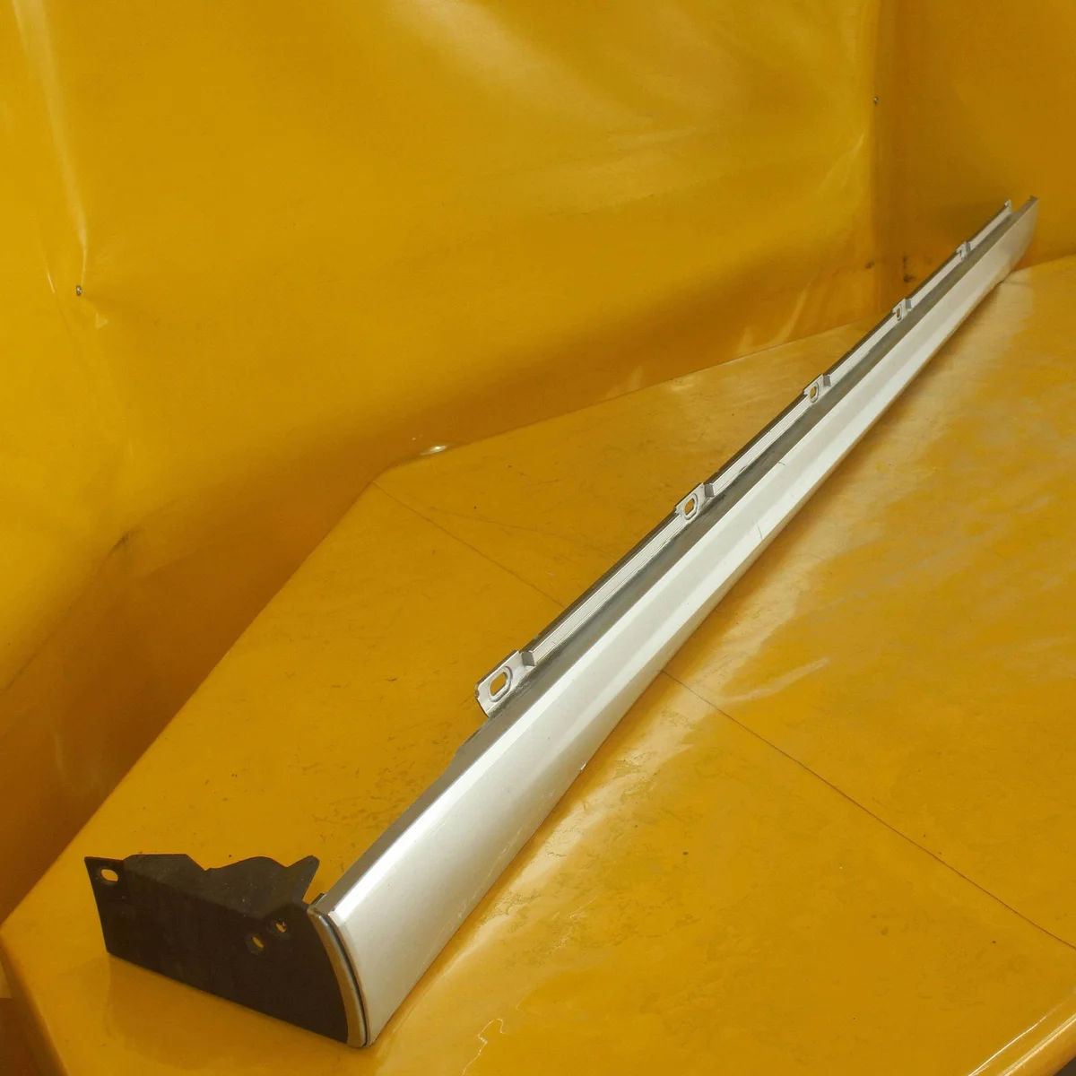 Moldura umbral Opel Vectra C Signum derecha 24465366