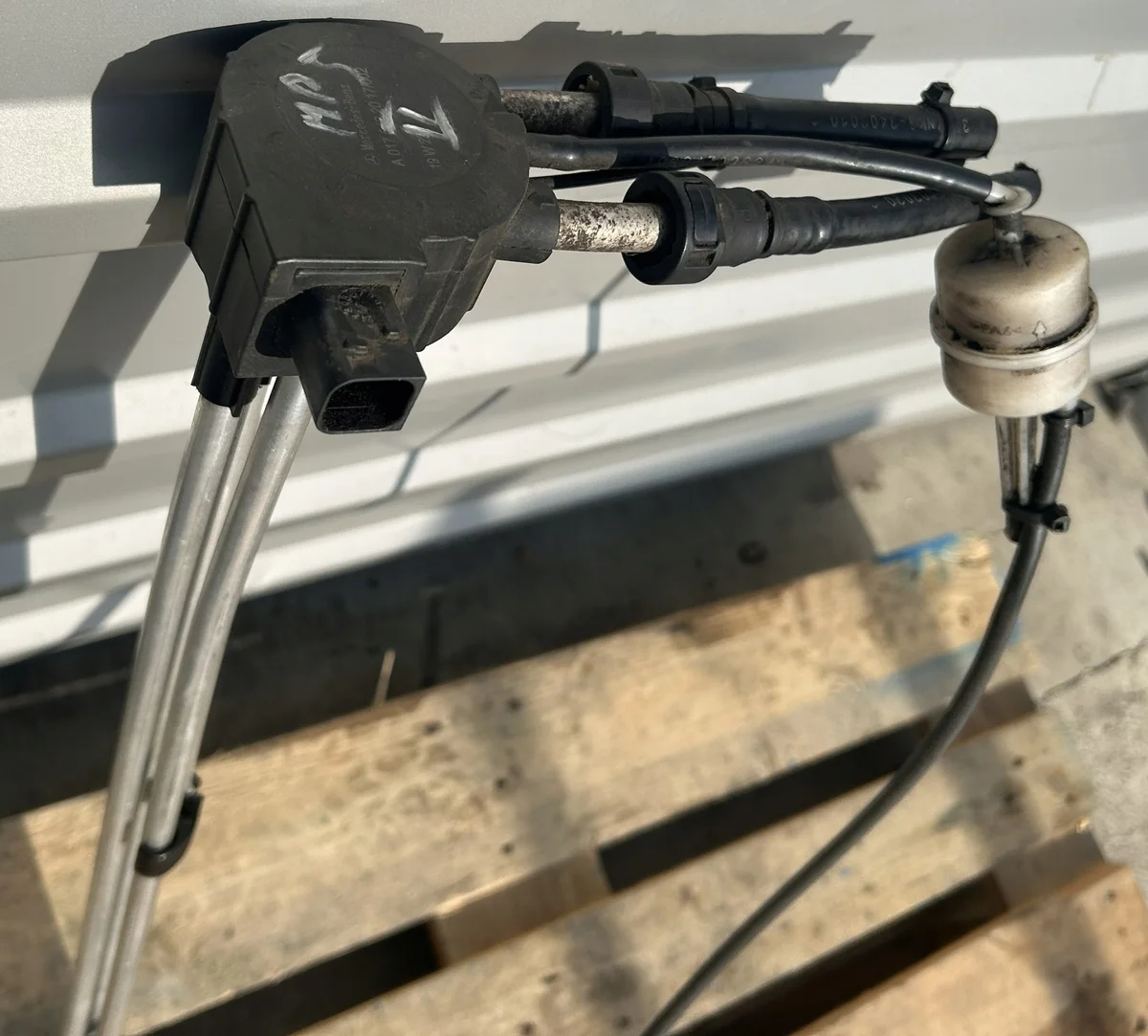 Polttoainepumppuanturi Mercedes Actros MP5 A0175422017