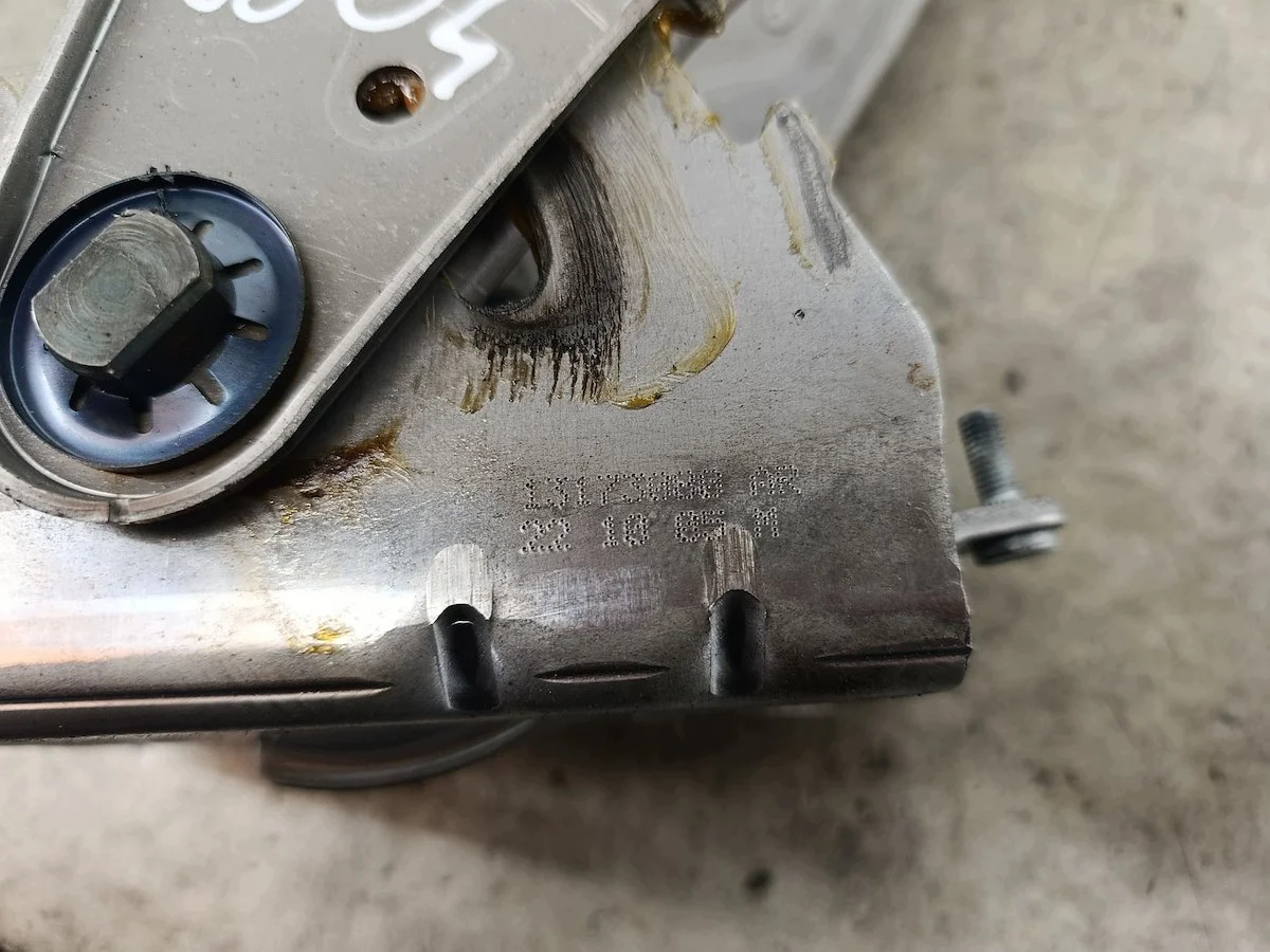 Parking Brake Lever Opel Zafira B 13173080AR