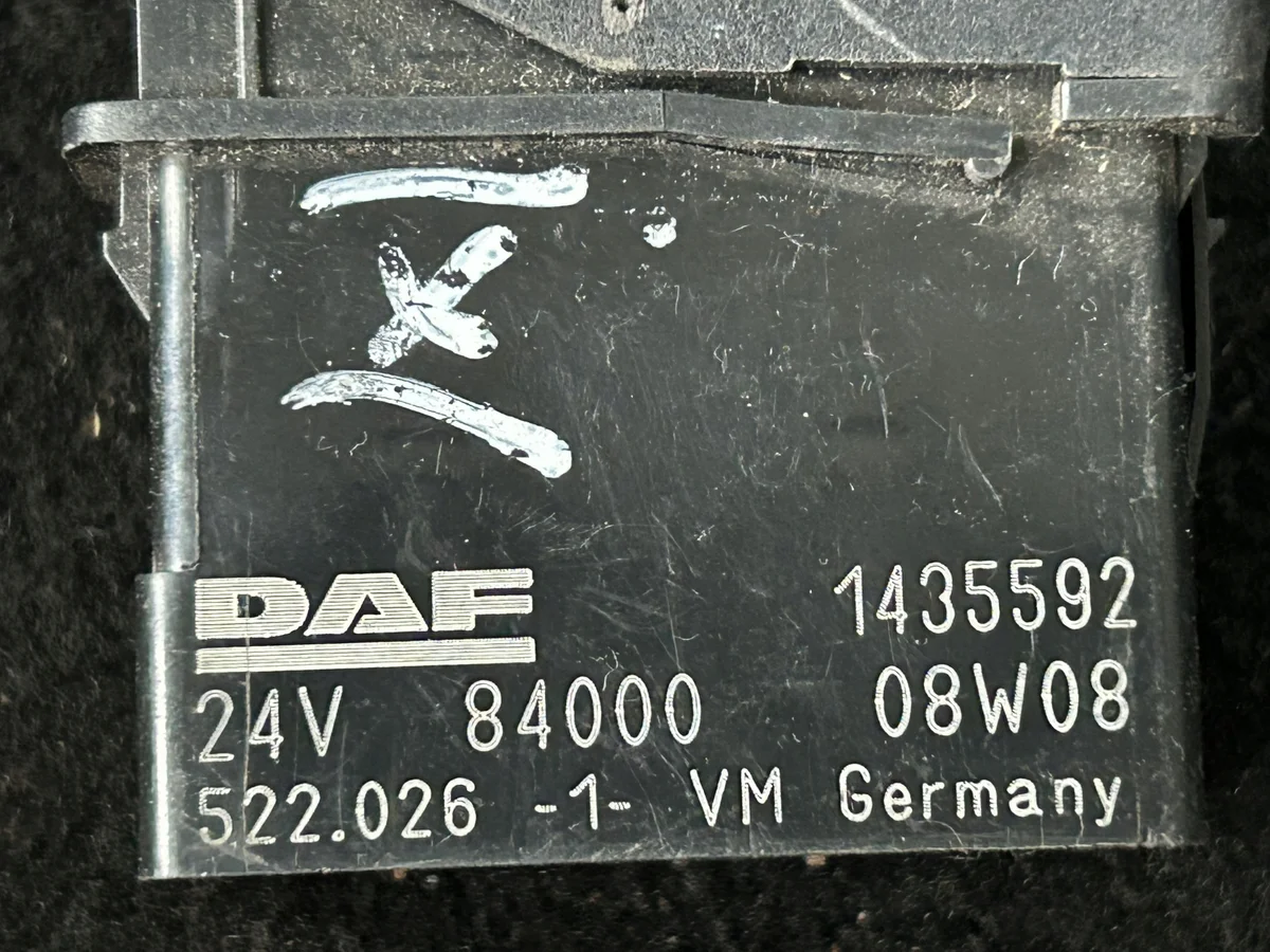 Peruutusvalokytkin DAF XF 105 1435592 image 4