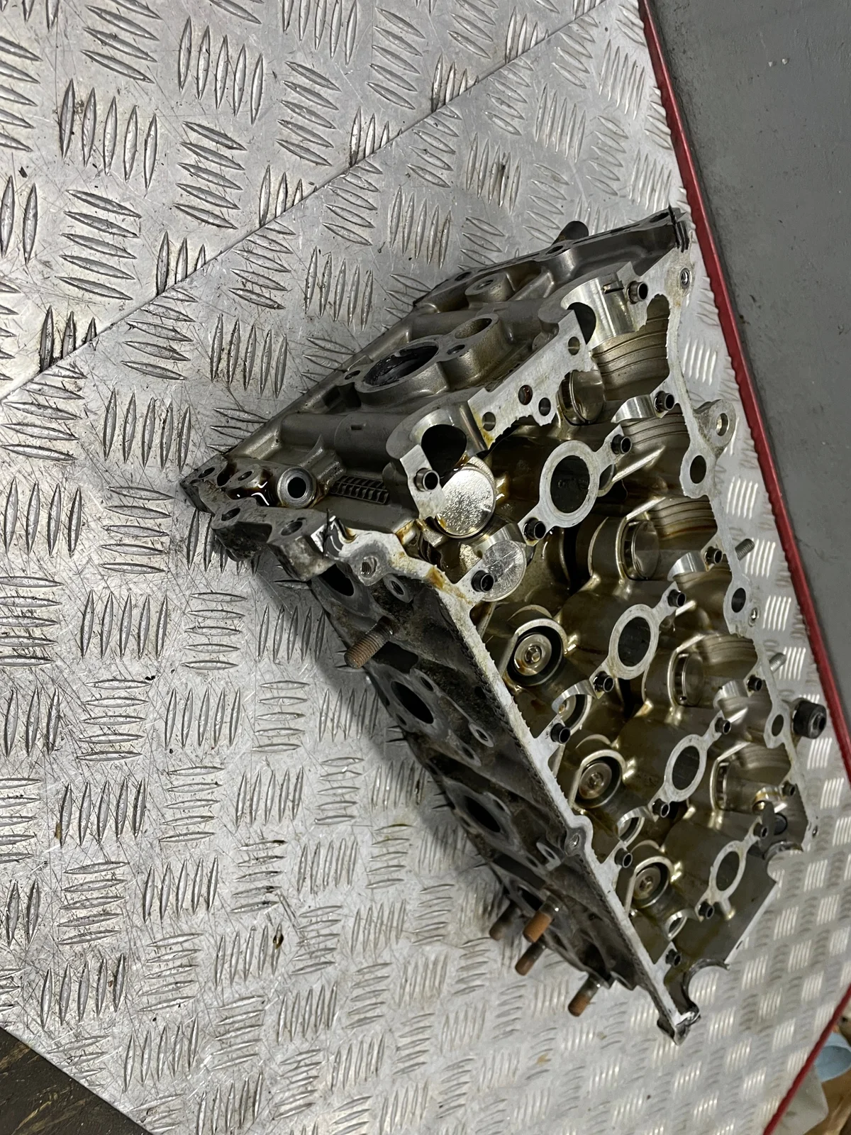 Suzuki SX4 Sylinterikansi 1.6 16V 06- OEM 5623565464356354