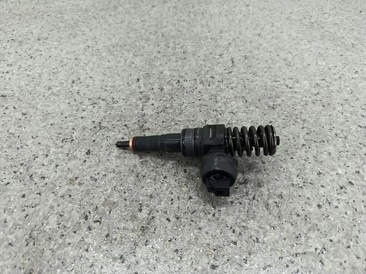 Injecteur pompe Bosch 038130079QX Audi A4 B7 image 6