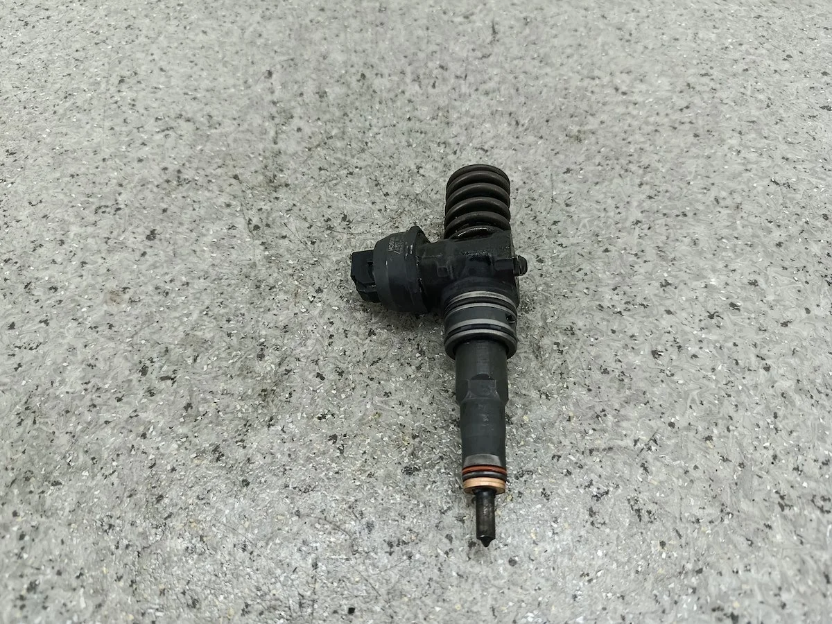 Injecteur pompe Bosch 038130079QX Audi A4 B7 image 7