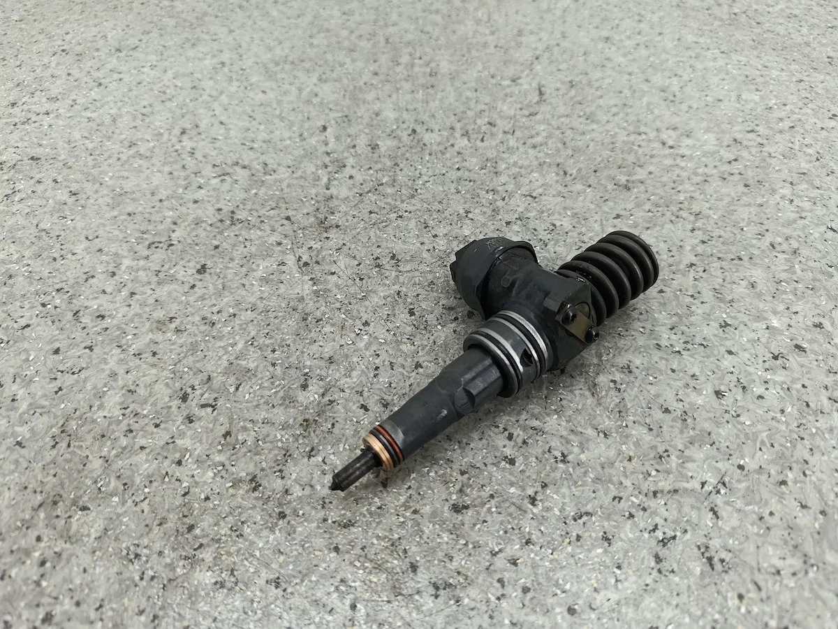Injecteur pompe Bosch 038130079QX Audi A4 B7 image 8