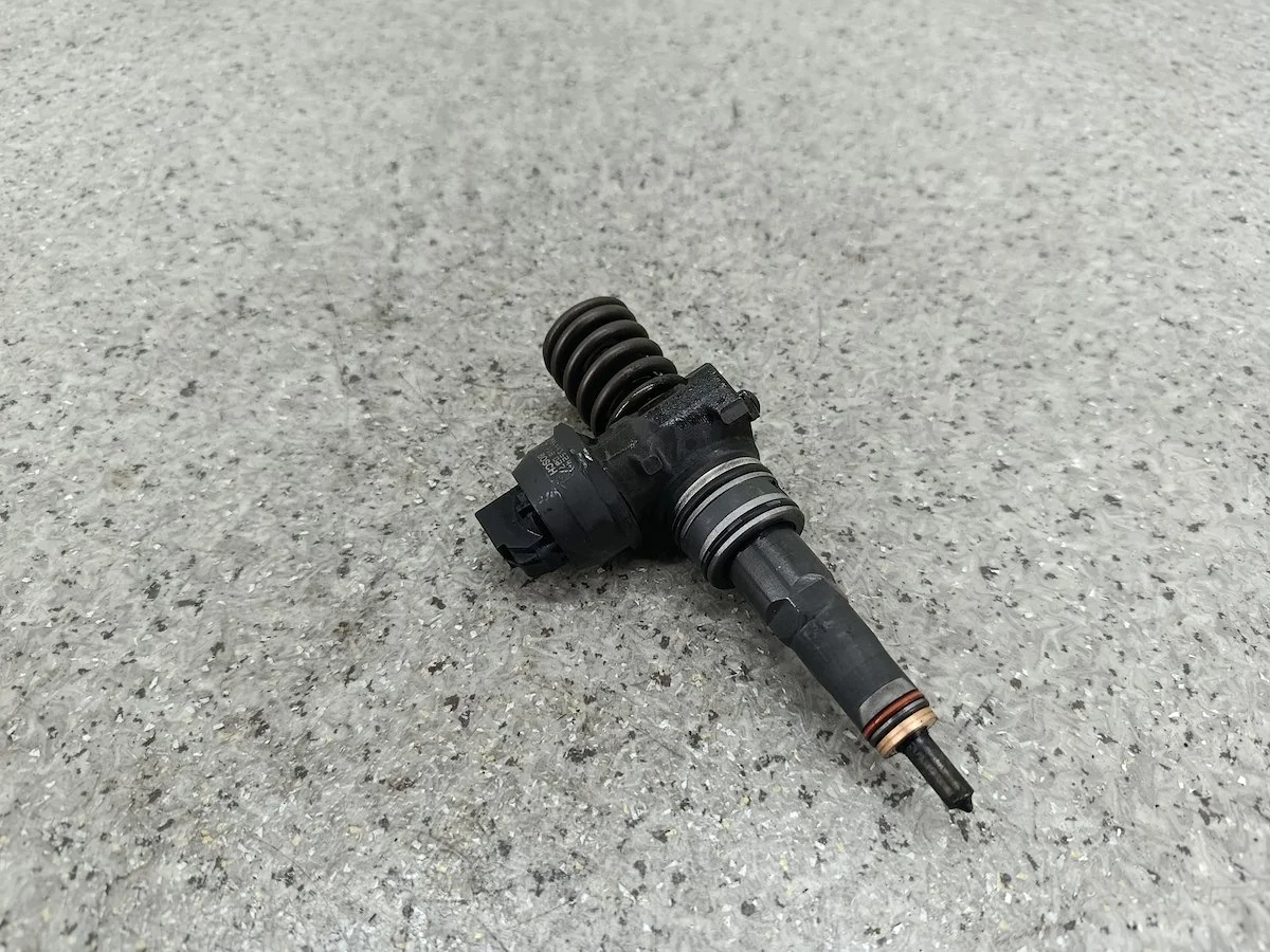 Injecteur pompe Bosch 038130079QX Audi A4 B7 image 9
