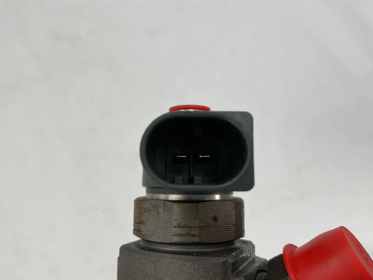 Inyector Audi A3 8V 04L130277E image 4