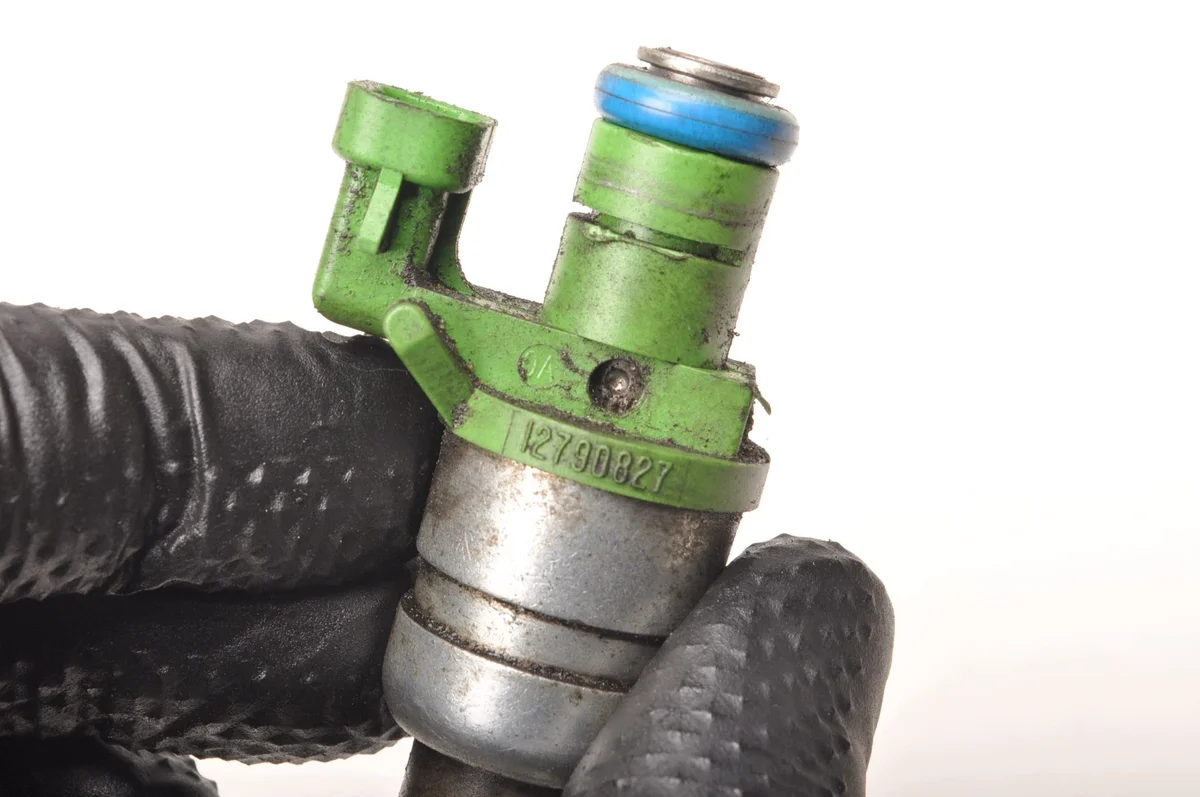 Fuel Injector Saab 9-3 II 2.0T 12790827 Aero