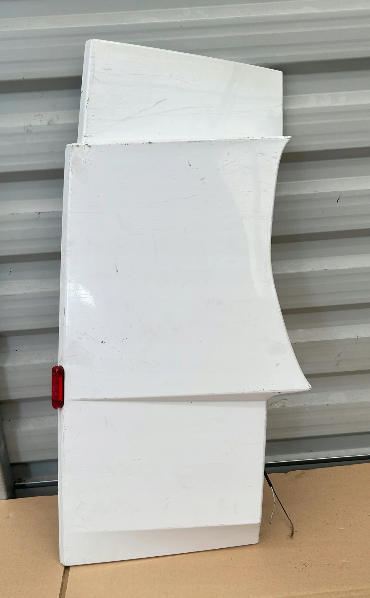 Spoiler latéral cabine Mercedes-Benz A9607902265
