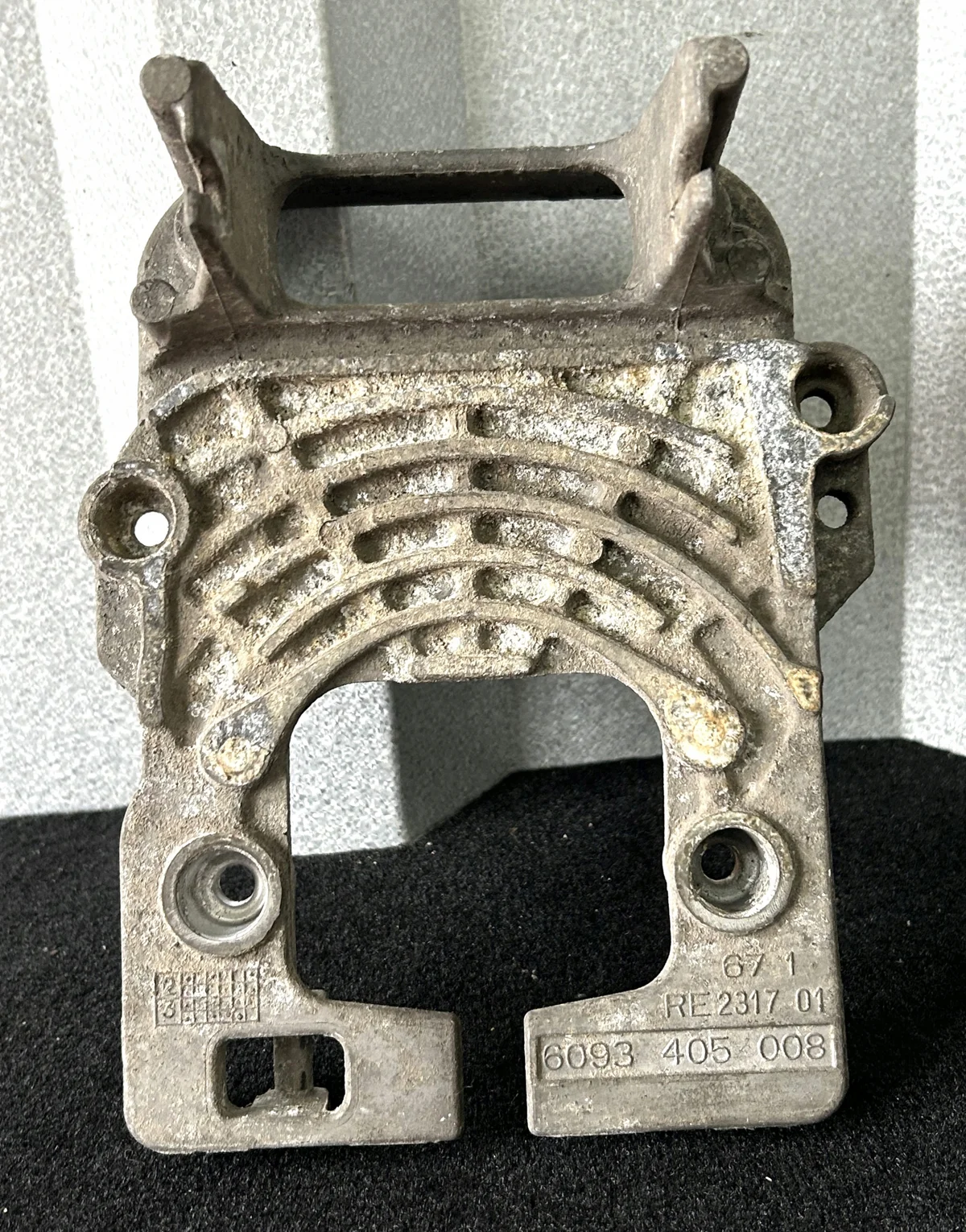 Caixa Suporte Unidade de Comando DAF 6093405008