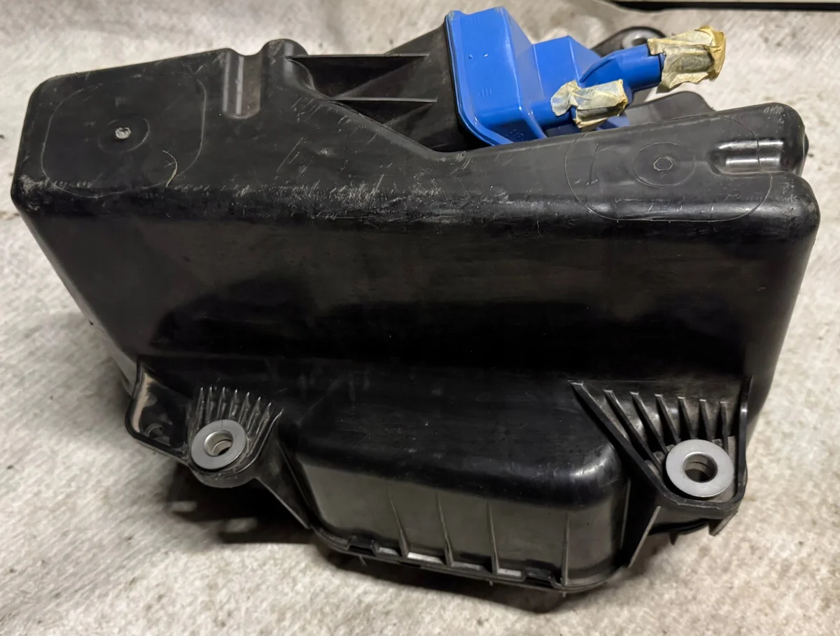 AdBlue pomp Audi A4 B9 8W0131879BB image 7