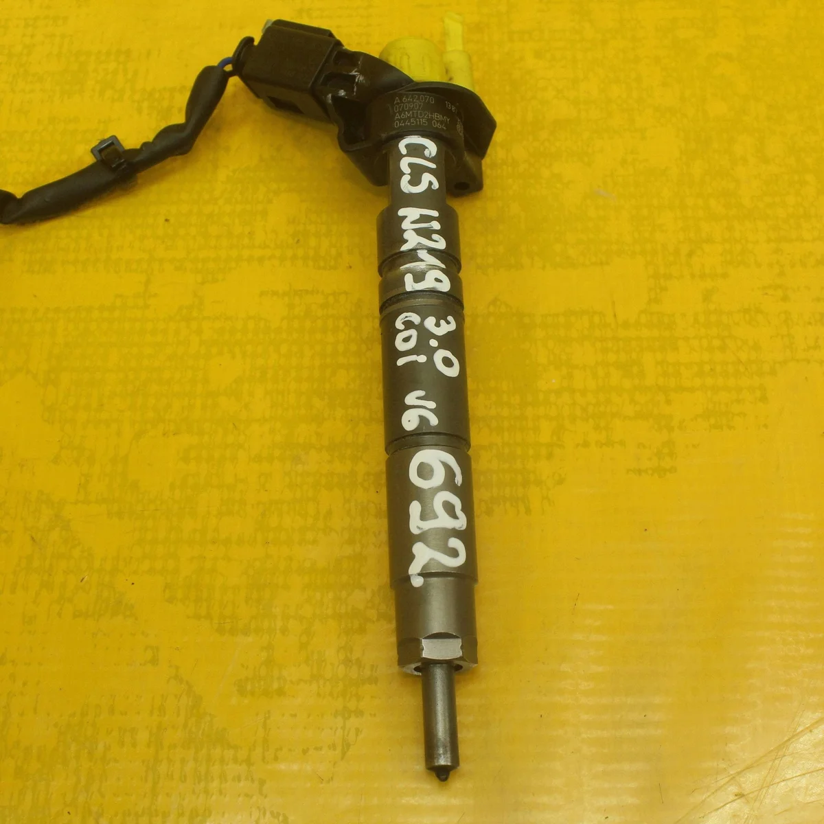 Inyector de combustible Mercedes CLS W219 3.0 CDI 0445115064