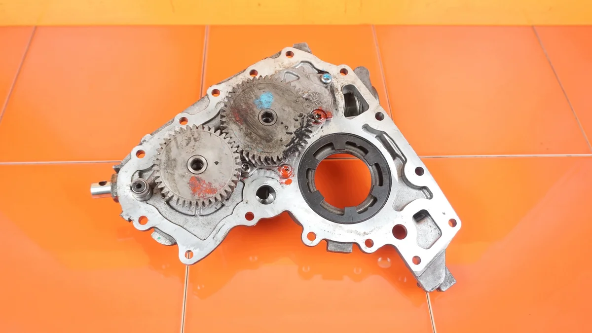 Bomba de aceite Iveco 2.3 HPI F1AGL411R 5802387229