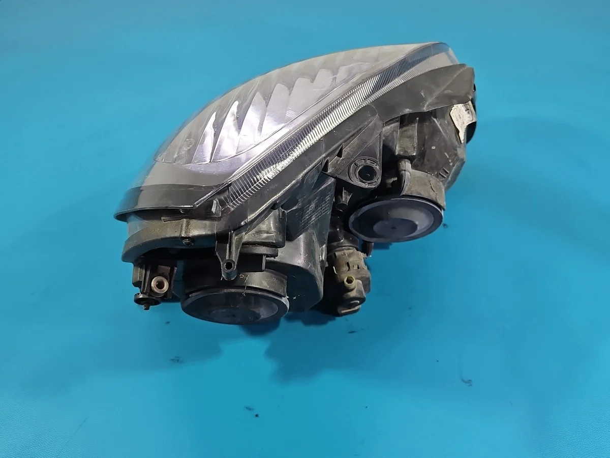 Farol Esquerdo Renault Clio II image 3