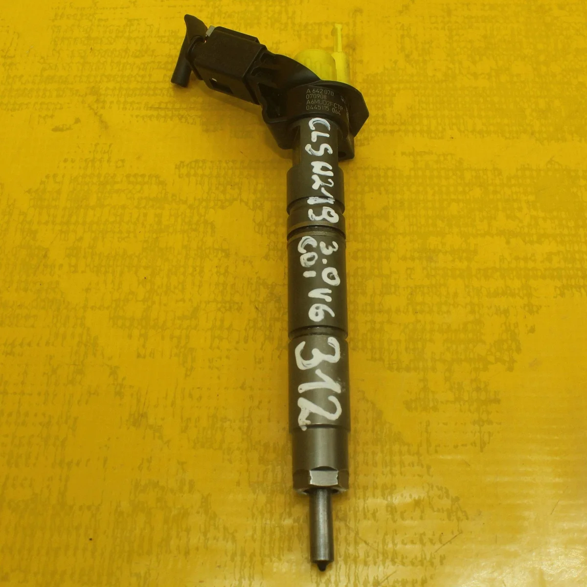Brandstofinjector Mercedes CLS W219 3.0 CDI A6420701387