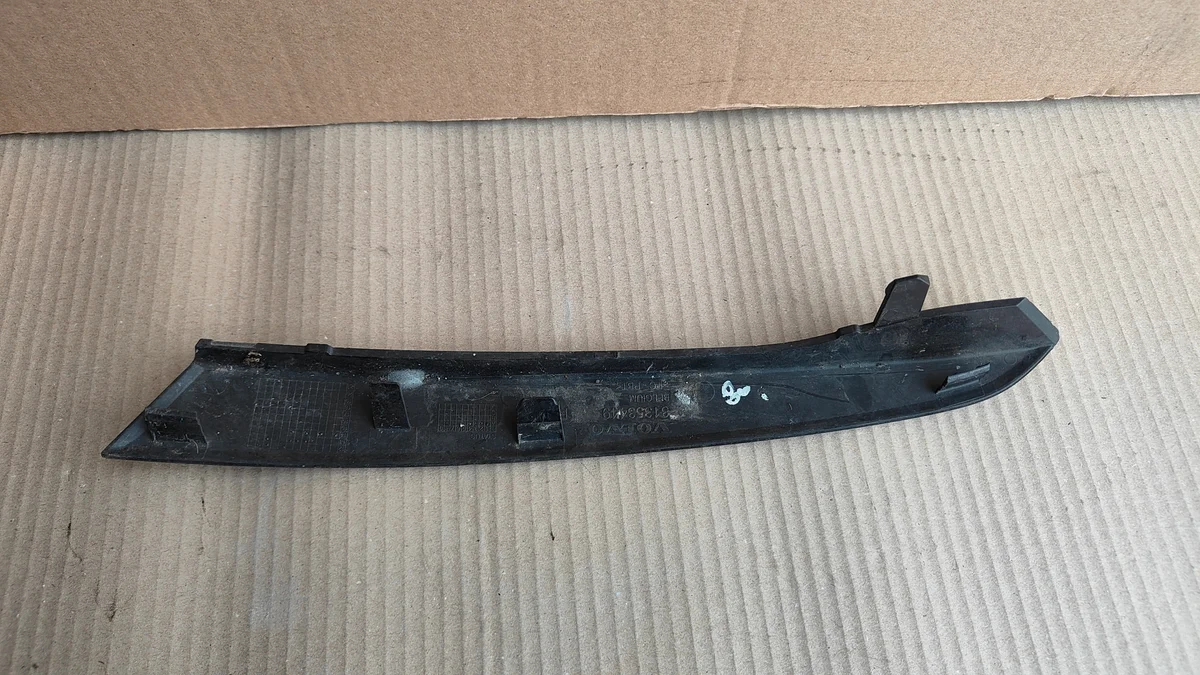 Baguette Pare-chocs Volvo V70 Avant 31353449