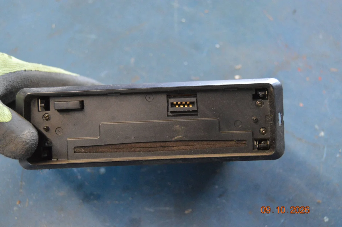 Autoradio PIONEER DEH3700MP - Pièce d'occasion