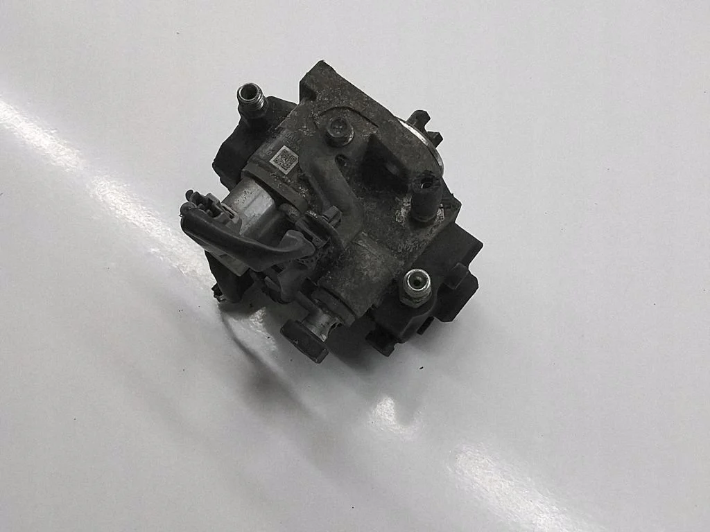 Mitsubishi polttoainepumppu 1460A043 image 2