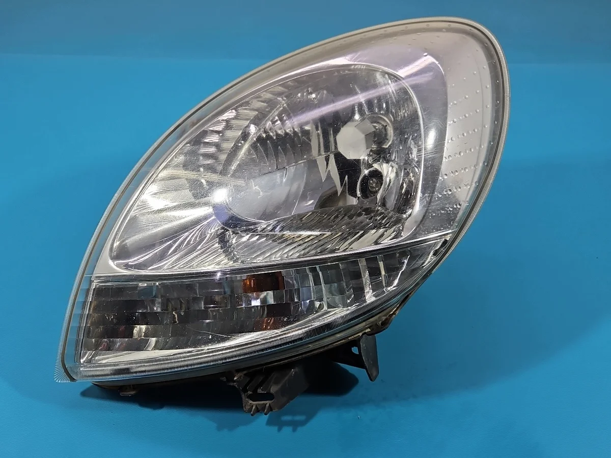 Faro delantero Renault Kangoo I 8200236590