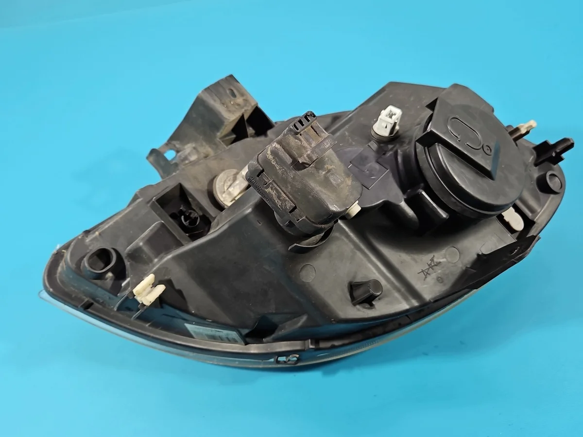 Scheinwerfer links Renault Kangoo I 8200236590 image 9