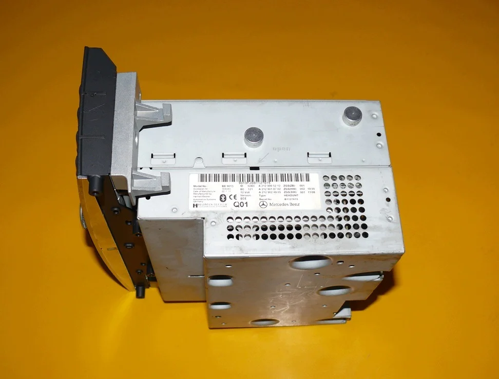 Mercedes E-Klass W212 Radio Navigation GPS A2129005212 image 4