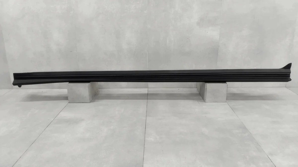 Baguette de seuil droite Hyundai Ioniq 5 87752-GI100