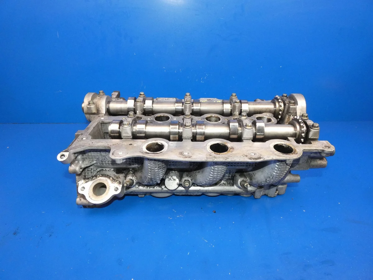 Moottorin sylinterikansi Land Rover 306DT PM9X206090CA
