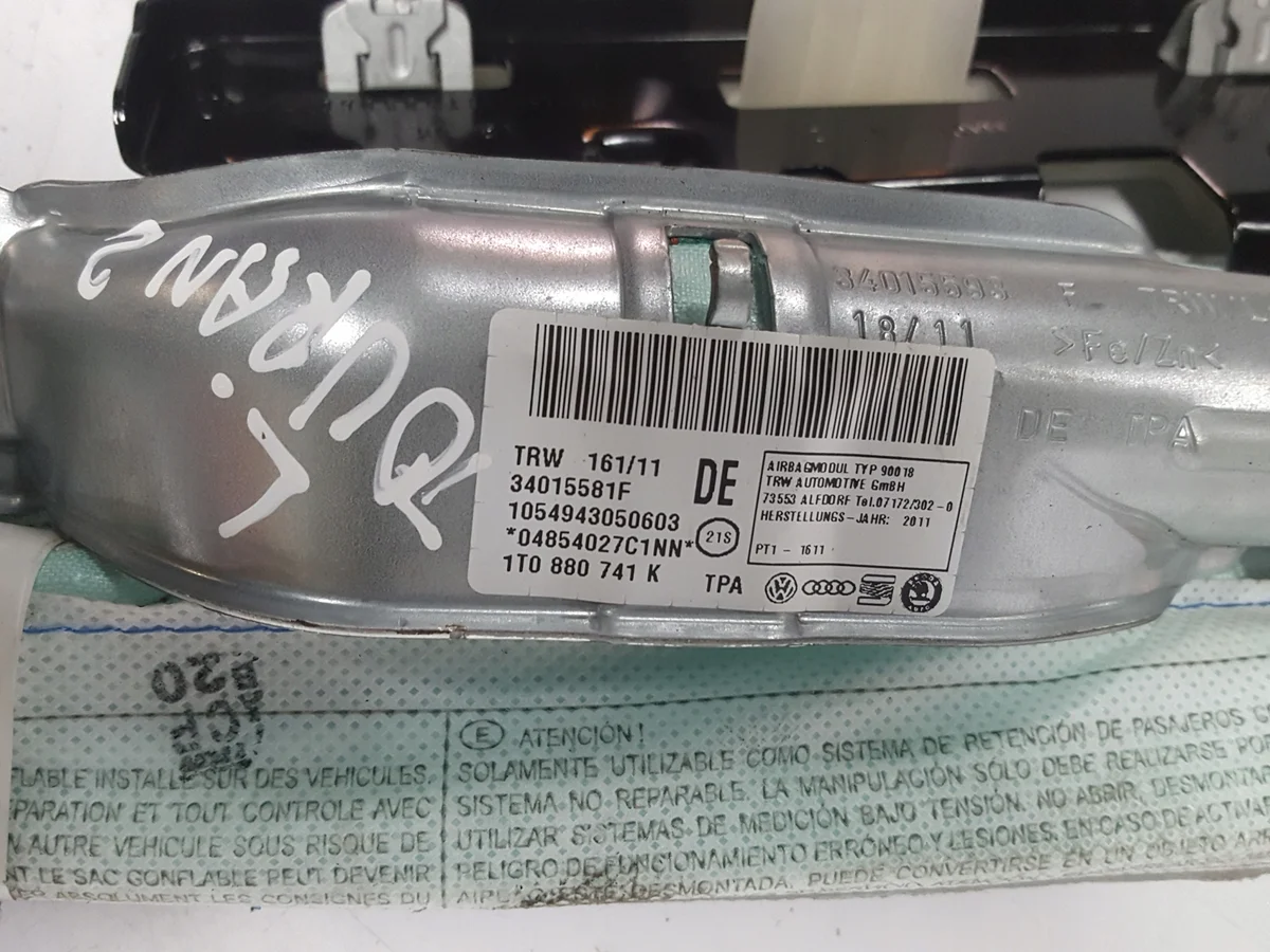 VW Touran verhoilutyyny airbag 1T0880741K