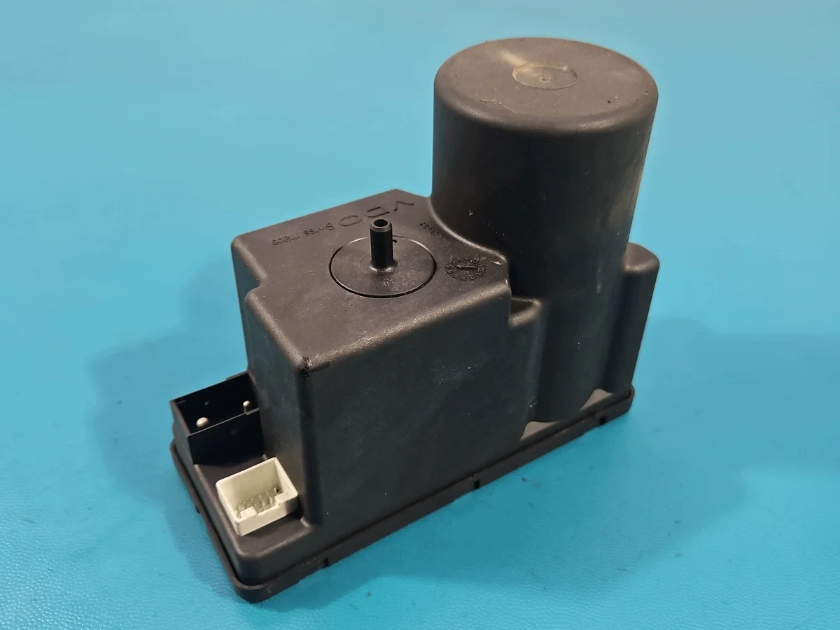 Zentralverriegelungspumpe Audi 80 B4 4A0862257A