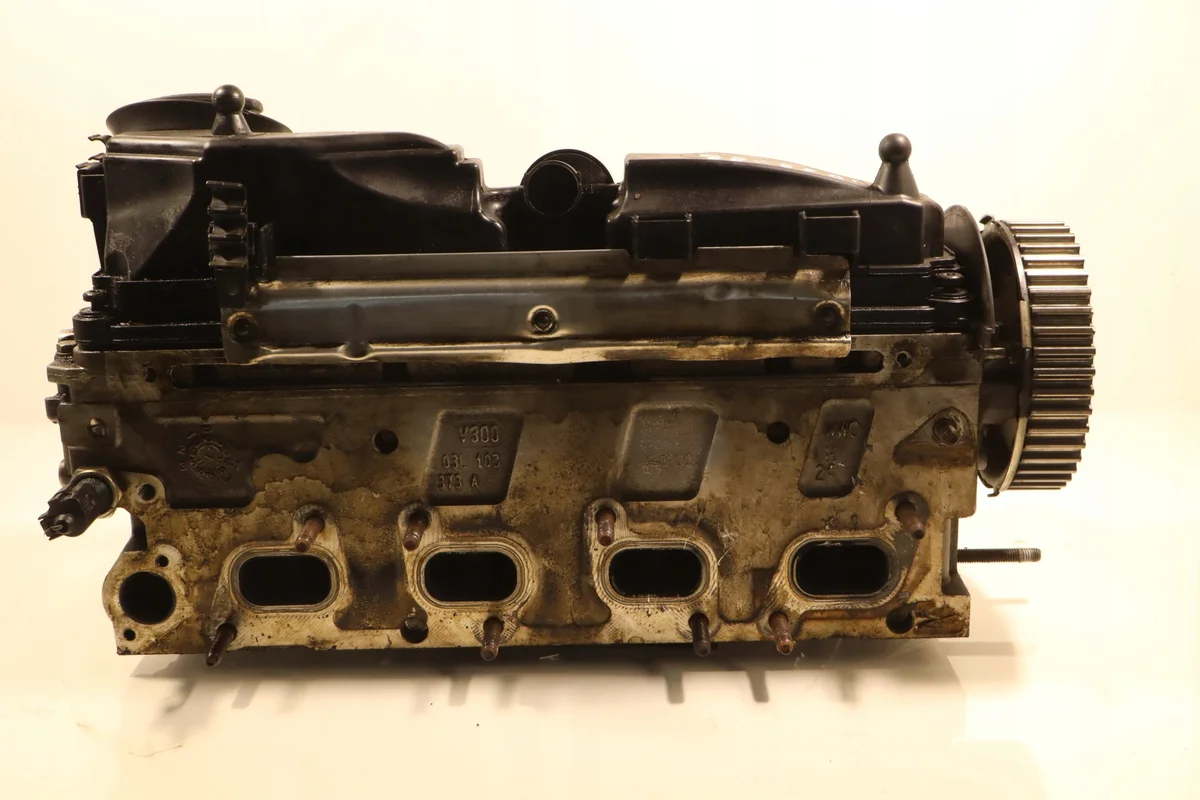Cabeça de motor Skoda Fabia II 1.6TDI 03L103373A