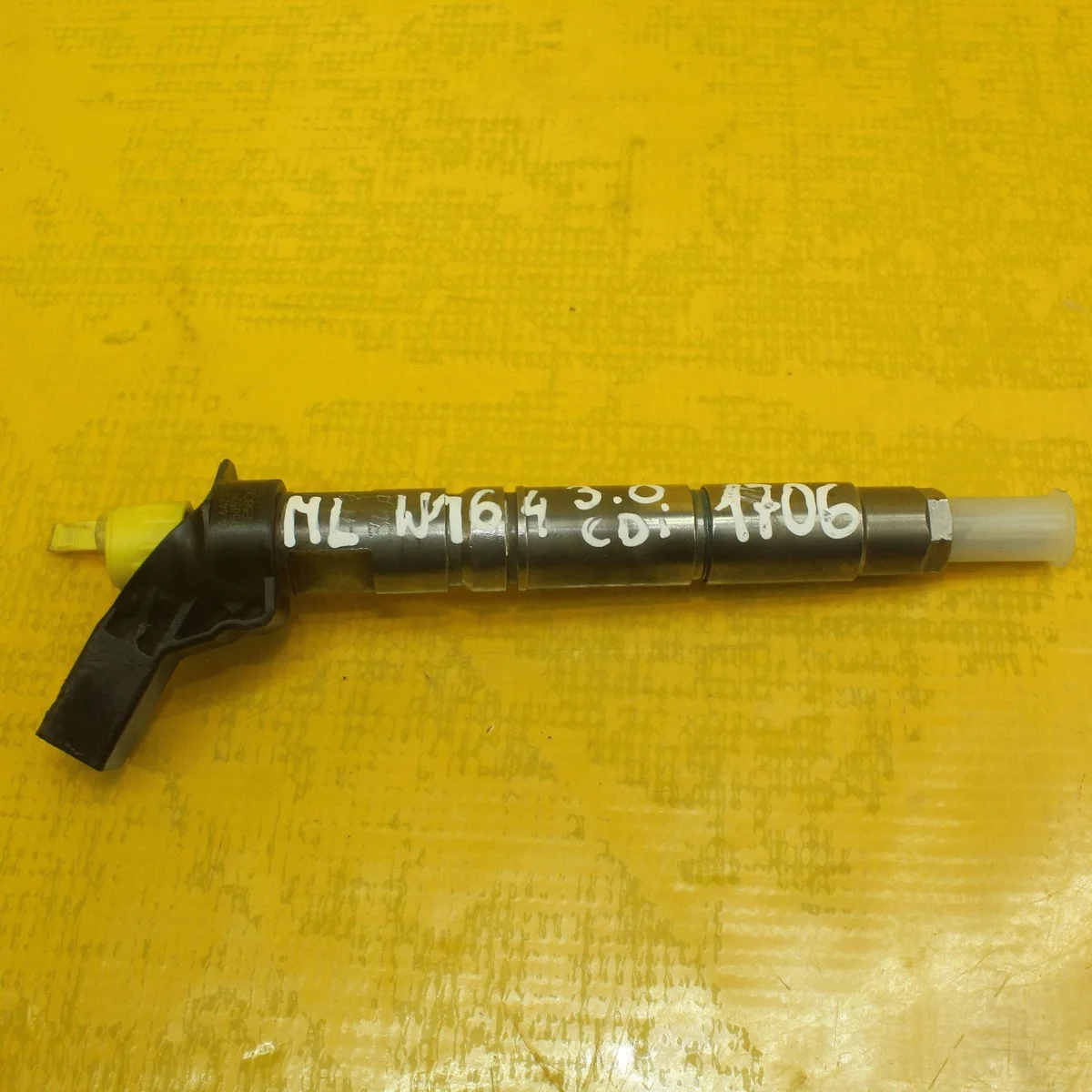 Inyector de combustible Mercedes A6420700587 image 9