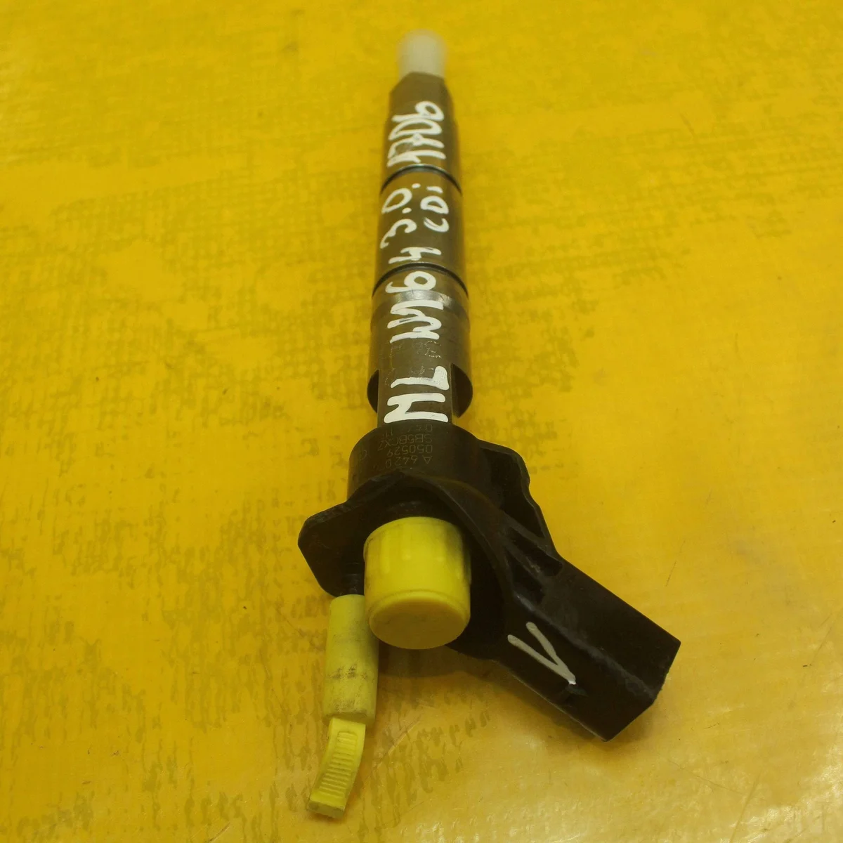 Inyector de combustible Mercedes A6420700587 image 10