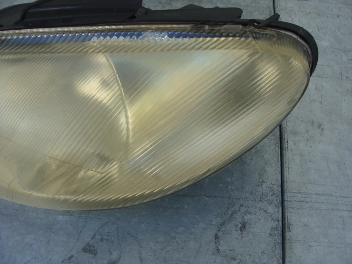 Phare Gauche Peugeot 206 MPG112-H031 98-03