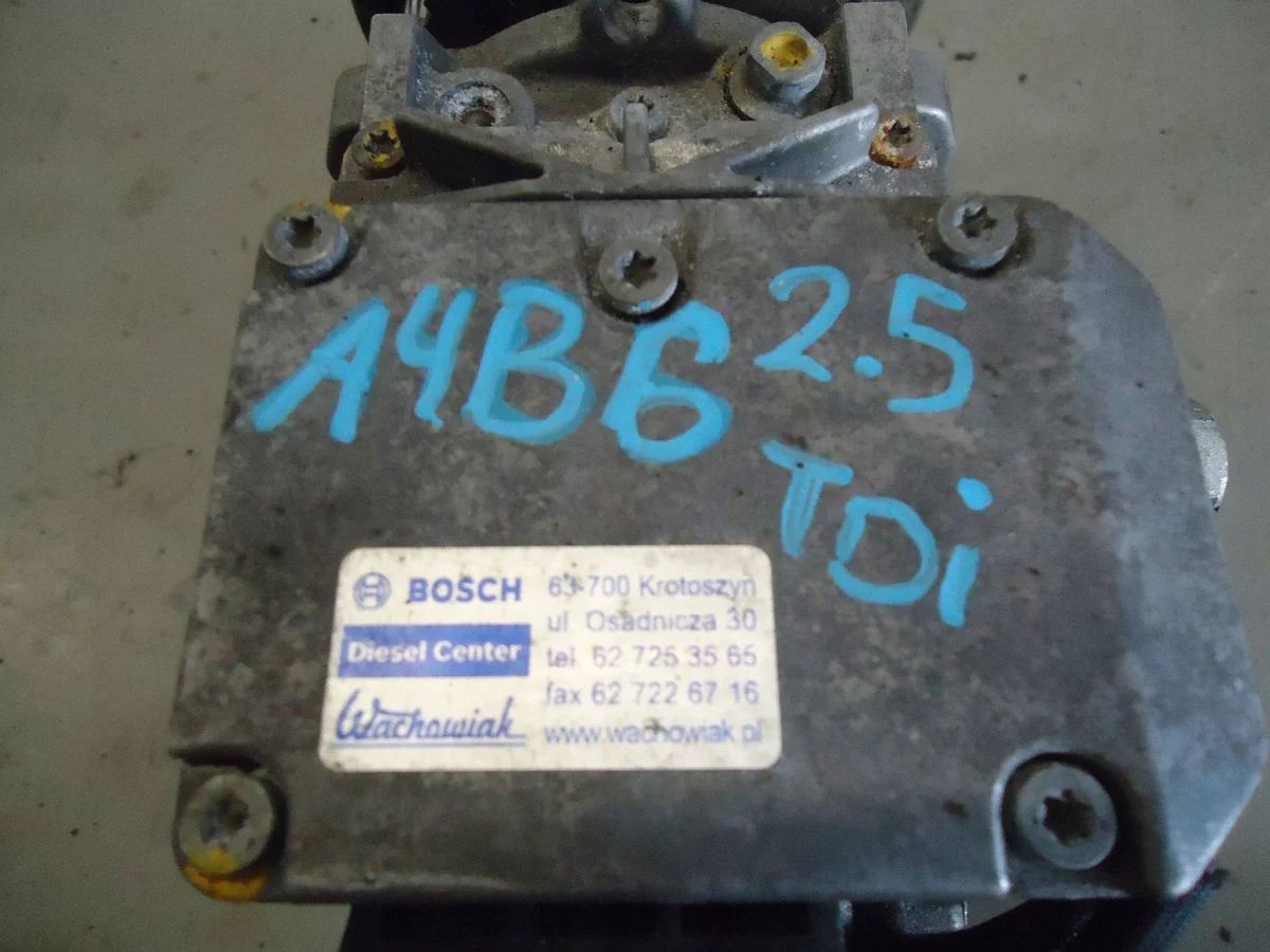 Brandstofpomp Audi 2.5 TDI 059130106J thumbnail 6