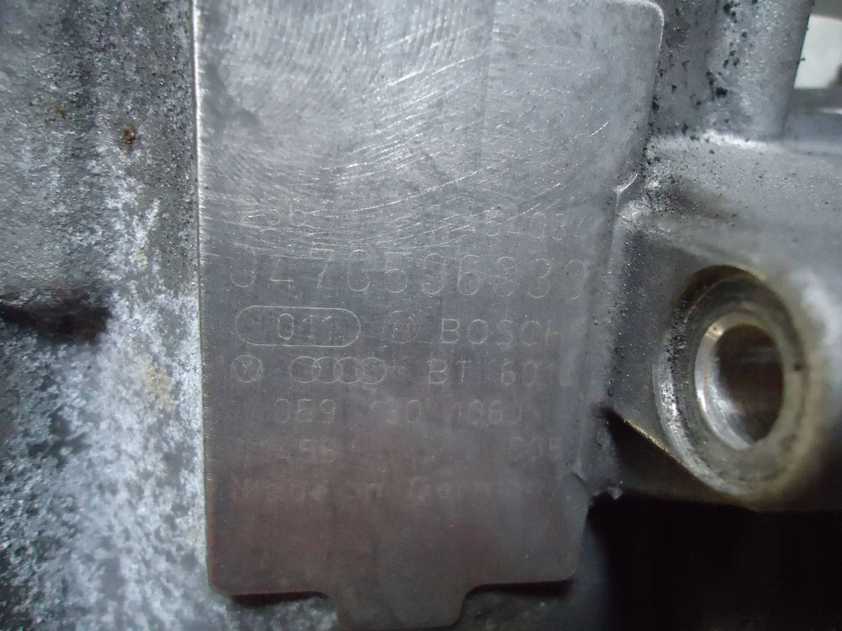 Brandstofpomp Audi 2.5 TDI 059130106J thumbnail 8