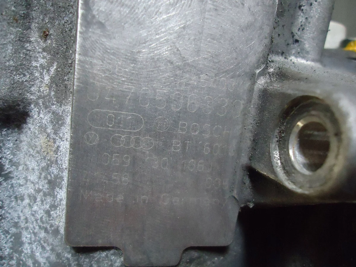 Brandstofpomp Audi 2.5 TDI 059130106J thumbnail 9