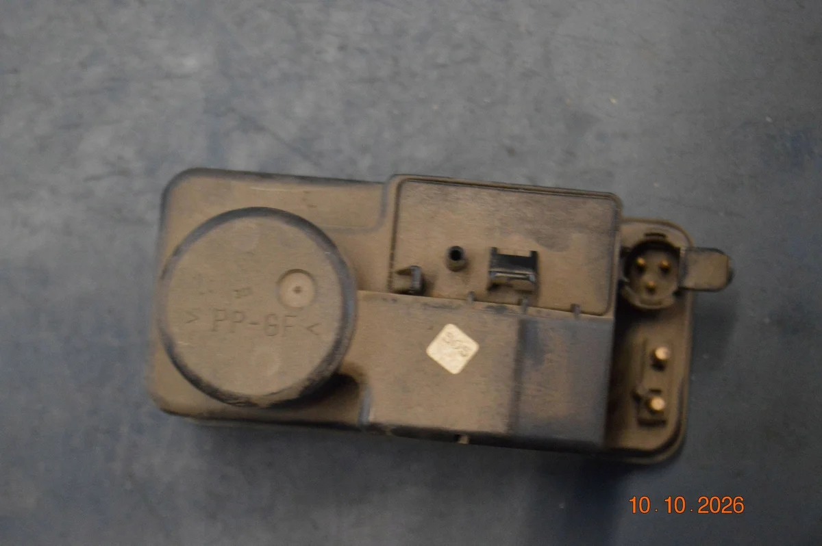 Mercedes-Benz E W124 Central Locking Pump 1248001348