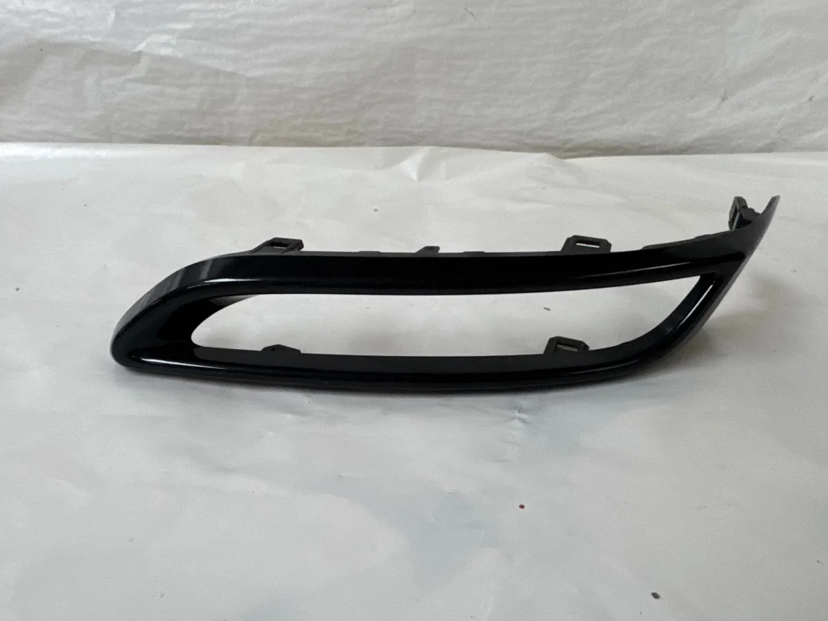Toyota Auris Revestimento Escape Para-choques 52153-02031
