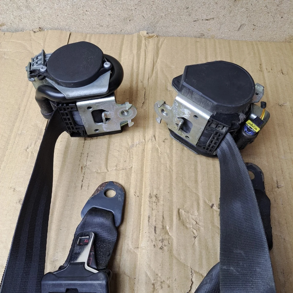 Seat Belt Set Front L/R Citroen Peugeot 7122307