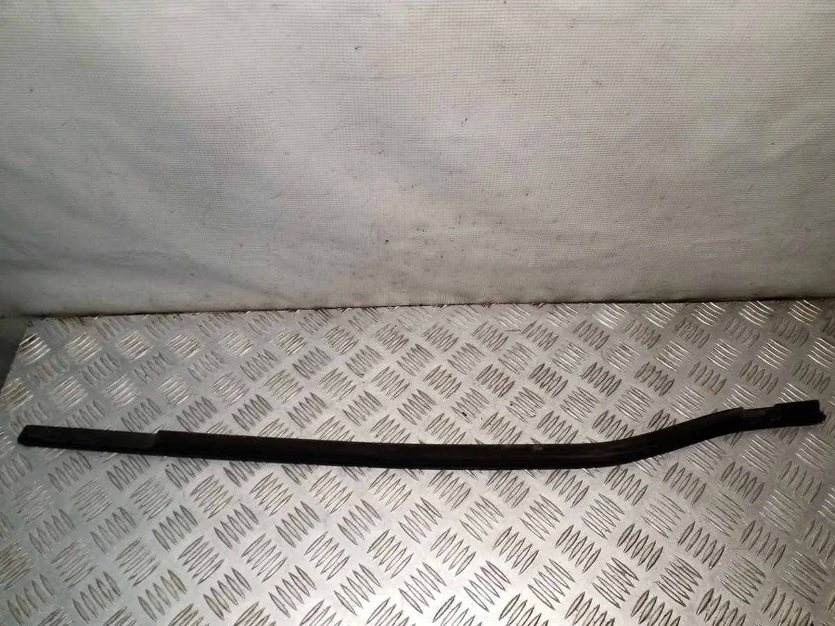 Opel Meriva B Zierleiste Heckfenster links VAI55594 image 3