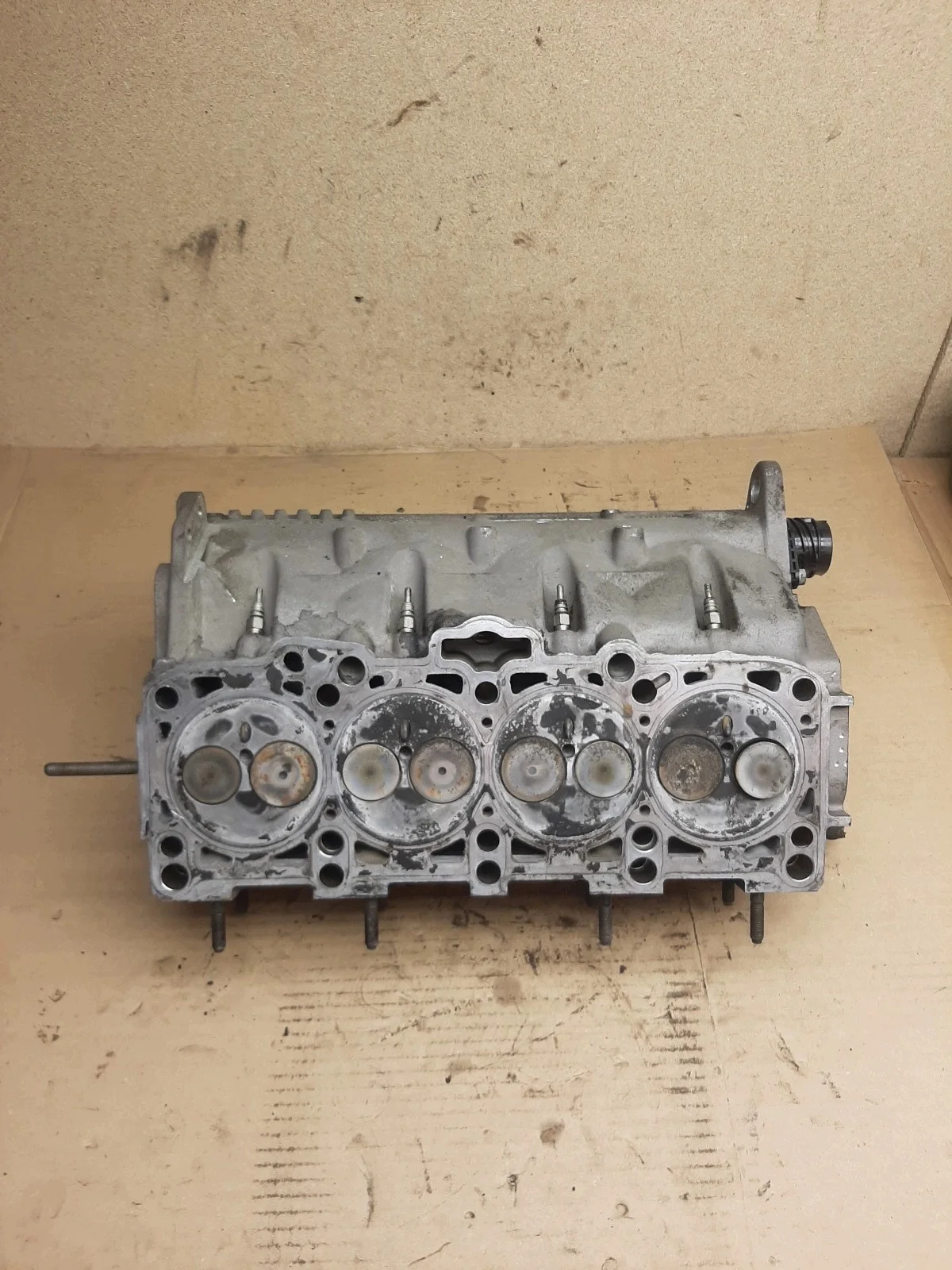 Sylinterikansi VW Golf IV Audi A3 1.9 TDI 7122163