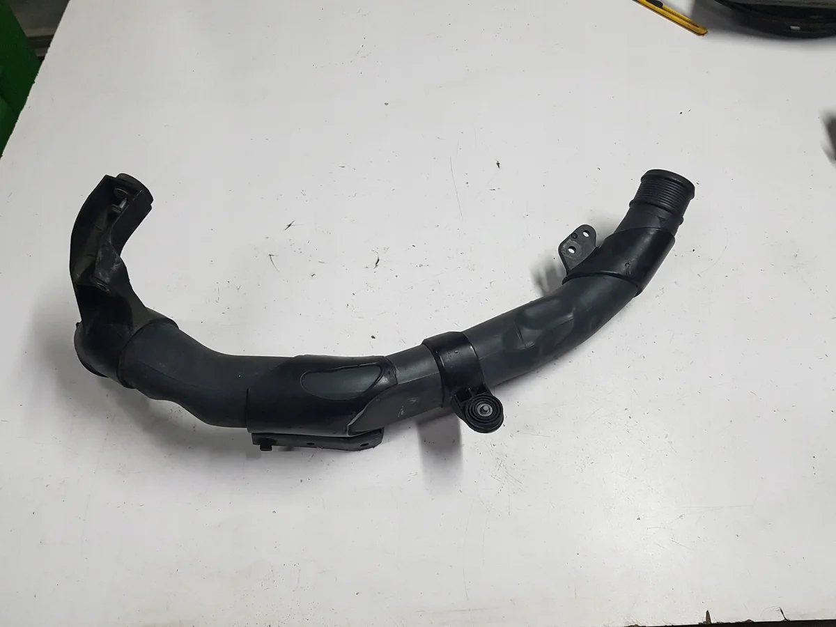 Audi A3 8P 1.6 TDI Tubo Intercooler 1K0145840AA