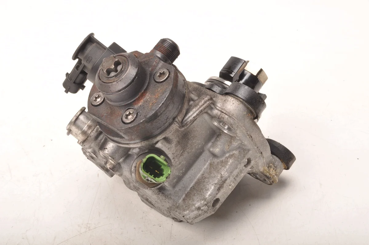 Polttoainepumppu Volvo XC60, S80, V70 31372081 image 7